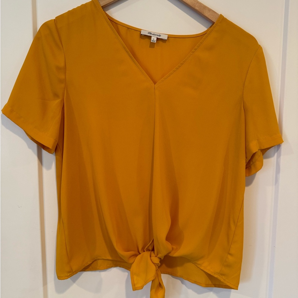 Madewell short sleeve blouse with tie closure at the bottom